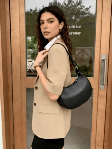 Bolso bandolera tipo axila para mujer, diseño media luna con correa ajustable y amplio espacio interior, estilo minimalista retro adecuado para compras, trabajo, universidad y salidas, regalo perfecto de San Valentín y Navidad, cómodo y ligero para uso diario. - Negro - Ver 2