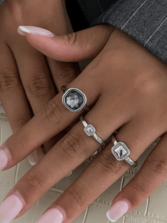 مجموعة 3 قطع من الخواتم الهندسية المربعة ذات الألماس الأسود المرصع بالراين للنساء