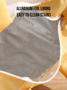 Boris 时尚便携午餐包,白色包身配黄色提手,印有可爱的 Boris 卡通图案,采用布料材质,内衬铝箔,易于清洁,宽大的提手握感舒适,拉链顺滑,大容量便携,适合日常使用、午餐、野餐、休闲等场合,是 Boris 粉丝、卡通爱好者、年轻女性、学生和上班族的理想之选。 - 黃色 - 查看 6