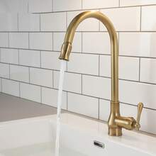 360°旋转下拉式厨房水龙头，带双功能喷头，适用于家庭厨房，青铜色饰面，冷热水控制，下拉式厨房水槽水龙头，厨房翻新，出租房厨房升级，无铅黄铜主体，G1/2接口，配2根60厘米软管，G3/8转接头 - 抽拉款 - 查看 4