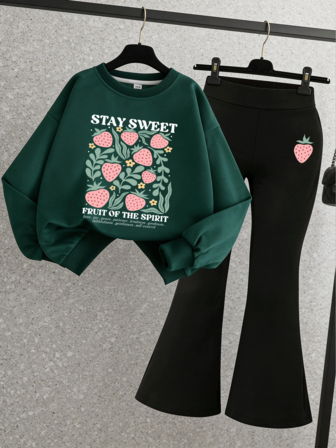2pcs/Set Girls Outfit, Strawberry Print Green Sweatshirt Paired With Black Flare Pants, Cute & Fashionable. Soft & Comfortable, Machine Washable, Casual & Stylish, Suitable For Travel, Gathering And Campus Wear. Also Suitable For School, Vacation And Shopping.