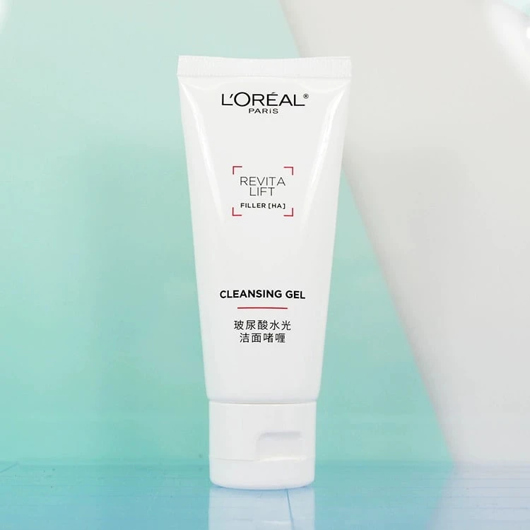 L'Oreal Revitalift Hyaluronic Acid Cleansing Gel, 30ml, Moisturizing Daily Facial Cleanser, Foaming Cleanser That Hydrates Without Drying - White - View 1