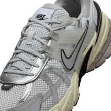 Nike V2K RUN Men's Running Shoes HJ4497-100 - White - View 8