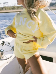 Women Casual Stylish Two Pieces Outfits Shorts Set Fancy Letter Embroidered Long Sleeve Mock Neck Oversized Sweatshirt Pullover Top And Shorts Sweat Set Spring Fall Sweatsuit Tracksuit Loungewear - 黃色 - 查看 6