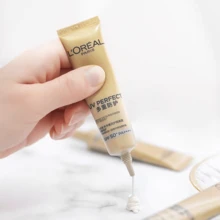 L'Oreal 15毫升/0.53盎司迷你金色管装防晒霜，SPF50+/PA++++。轻盈防晒霜。户外防晒霜。多重防护防晒霜。面部及身体防晒霜。紫外线防护。 - 黑金 - 查看 9