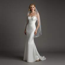 1件100厘米长新娘头纱，饰有仿珍珠串珠边和蕾丝贴花，婚纱配饰 - 米色 - 查看 3