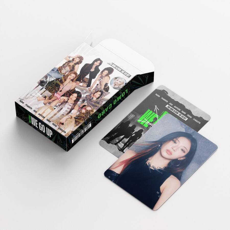 92张 KPOP BABYM-ON-STER (WE GO UP) 专辑照片卡 | 双面设计，包含个人照和团体照，是收藏和装饰的理想之选，完美的圣诞节和生日礼物，采用优质纸板制成。 - 彩色 - 查看 1