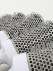 1 lược tròn chuyên nghiệp, thích hợp để sấy và uốn tóc, 5 kích cỡ tùy chọn, với thân lược bằng nhôm thoáng khí, chống tĩnh điện, sử dụng được cho cả tóc ướt và tóc khô - Dành cho phụ nữ trưởng thành, thích hợp cho tóc dày, không mùi, tuyệt vời cho các kiểu tóc hàng ngày, có thể sử dụng trong salon, làm quà tặng, sử dụng hàng ngày, đi học, du lịch, phụ kiện tóc nữ, lược, lược chải tóc. - Xám - Xem 4