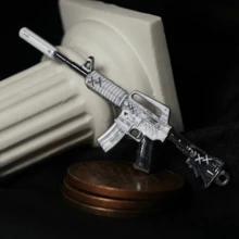 1个8厘米反恐精英合金双面雕刻钥匙扣，适合桌面摆放和作为小型钥匙吊坠 - 彩色 - 查看 12