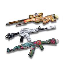 1个8厘米反恐精英合金双面雕刻钥匙扣，适合桌面摆放和作为小型钥匙吊坠 - 彩色 - 查看 1