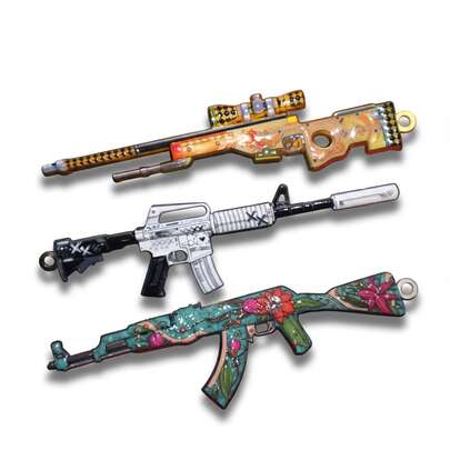 1个8厘米反恐精英合金双面雕刻钥匙扣，适合桌面摆放和作为小型钥匙吊坠