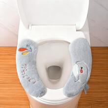 غطاء مقعد المرحاض الذاتي اللصق المصنوع من القماش المخملي، مناسب لجميع الفصول. تصميم سميك، لطيف وناعم على البشرة، سهل التركيب والإزالة، مقاوم للماء والبقع. مزين بأنماط جميلة، مثبت بإحكام.