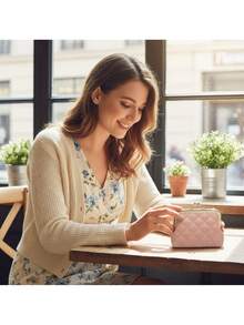 新款女士钱包；小型女士PU零钱包钥匙卡包夹子包。