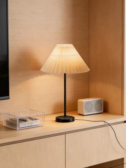 1盏极简主义台灯，暖光USB供电，适用于床头、书架、露营，适合北欧风格民宿、餐厅、氛围照明