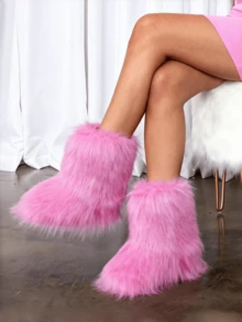EdgyElongate Women's Winter Christmas Fur Boots Fuzzy Fluffy Round Toe Suede Booties Flat Heel Slip On Furry Snow Boots Fashion Warm Fluffy Shoes - 粉色 - 查看 4