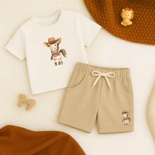 Branco (camiseta) e Bege (short)