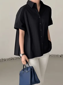 Áo sơ mi nữ màu đen trơn tay ngắn dáng rộng, thích hợp cho mùa xuân, hè, thu, cài cúc phía trước, thiết kế xếp ly phía sau, thời trang thanh lịch, giản dị, dễ thương, phù hợp cho kỳ nghỉ, đi làm, công tác và nhiều dịp khác, đa năng. - màu đen - Xem 1