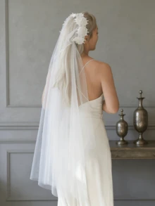 Véu de noiva branco com apliques de renda e pérolas artificiais (1 peça), ideal para casamentos, despedidas de solteira, ensaios fotográficos e acessórios de noiva. Não inclui pente para cabelo. - Branco -I - Ver 1