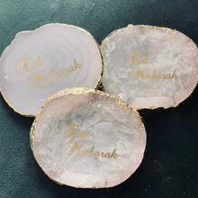 Posavasos de resina dorada Eid Mubarak - Diseño asimétrico redondo de estilo islámico elegante, con letras doradas y textura de mármol falso, adecuado para Ramadán, Eid, bodas, inauguración de la casa - Protector de mesa resistente al calor, regalo de decoración del hogar