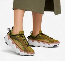 Nike 女款 Flyknit Bloom 厚底缓震休闲运动鞋 FD2149-300 - 黃綠色 - 查看 1