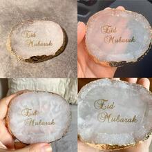 Posavasos de resina dorada Eid Mubarak - Diseño asimétrico redondo de estilo islámico elegante, con letras doradas y textura de mármol falso, adecuado para Ramadán, Eid, bodas, inauguración de la casa - Protector de mesa resistente al calor, regalo de decoración del hogar