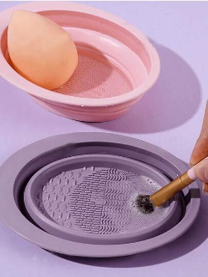 1 pieza Limpiador de brochas de maquillaje plegable de silicona morado, apto para herramientas de belleza y esponjas de maquillaje, tazón de limpieza de brochas de maquillaje, alfombrilla de silicona para limpiar esponjas de maquillaje, artículo esencial para el hogar, baja alergenicidad, sin fragancia, operación manual, sin batería, limpieza profunda y mantenimiento para esponjas y brochas de maquillaje