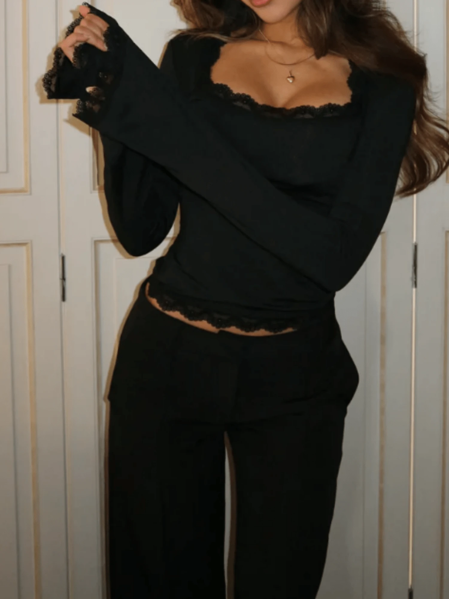 Womens Long Sleeve Crop Tops Y2K Lace Square Neck Slim Fitted Basic Cute Ribbed Knit Tee Going Out Blouse Shirts - Black - View 1