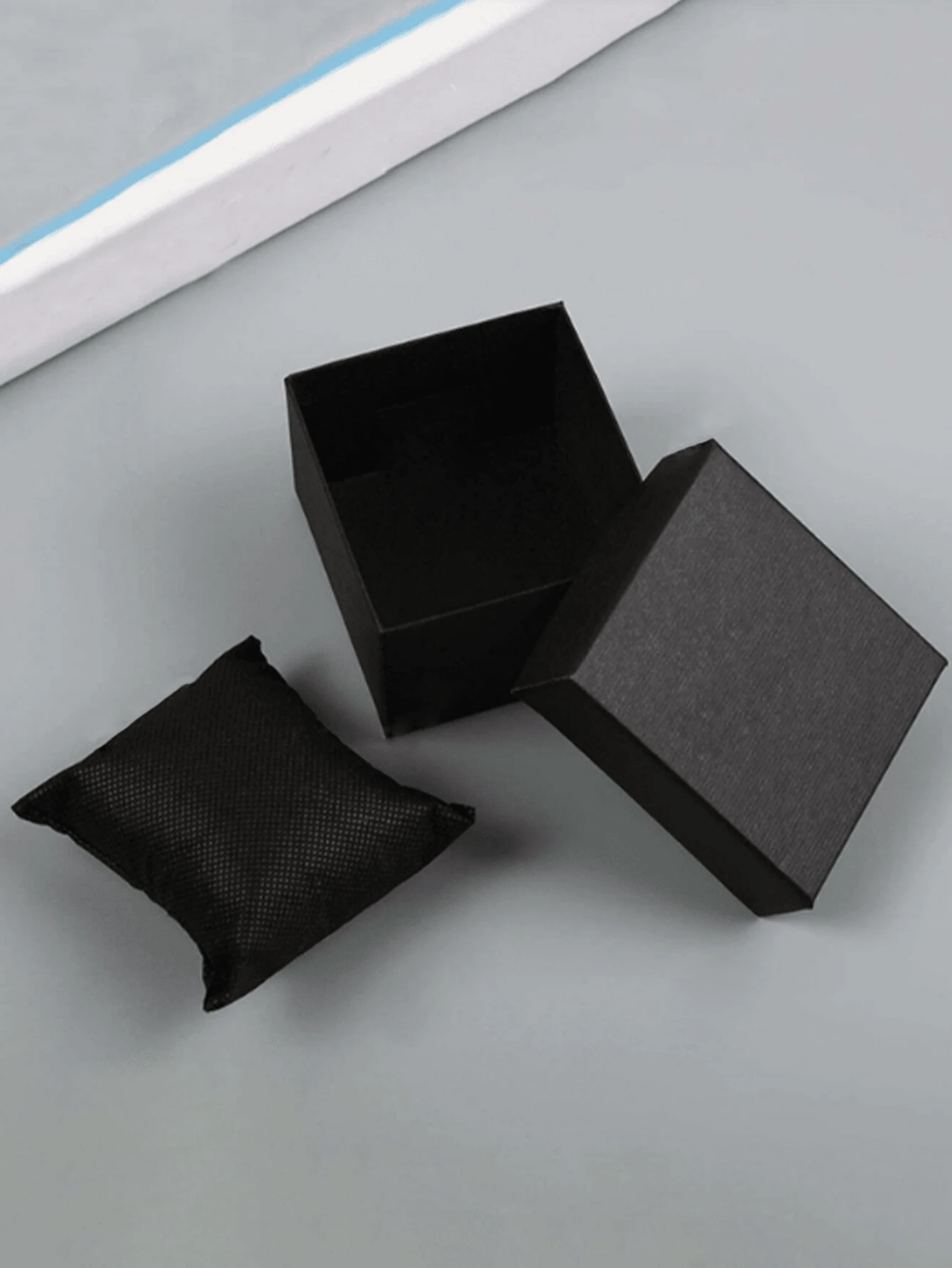 1pc Creative Minimalist High-End Watch Box, Solid Color Leather Texture Square Watch Packaging Gift Box With Pillow, Suitable For Watches, Bracelets, Jewelry, Valentine's Day Gift - Black - View 1