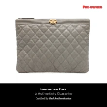 CHANEL Authenticated  PRE-OWNED Medium Quilted Caviar Boy O Case Clutch Bag - 灰色 - 查看 1