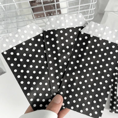 200pcs 3.1x5.5-Inch Gift Packaging Bags, Including Holiday Gift Packaging Paper Bags, High-End Small Dot Packaging Paper Bags, Accessory Small Gift Paper Bags, Small Dot Pattern Paper Bags, Party Gift Packaging Bags, And Creative DIY Decorative Gift Paper Bags, Suitable For Holidays, Weddings, Birthdays, Party Gift Bags, And Gift Packaging Paper Bags
