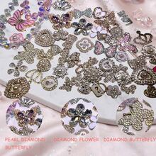 AVELICE Junk Case Large Charm Kit With Sparkly Decor, Romantic Classic Diamond Phone Case Charms, Big Pearl Diamond Butterflies, Diamondd Flowers For DIY Girls & Social Media Crafting - Mixing Colors - 查看 3