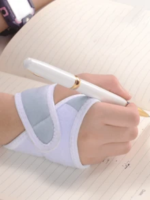 1个铅笔握笔姿势矫正器，儿童、初学者适用，可矫正手腕姿势，帮助防止书写时手腕弯曲。