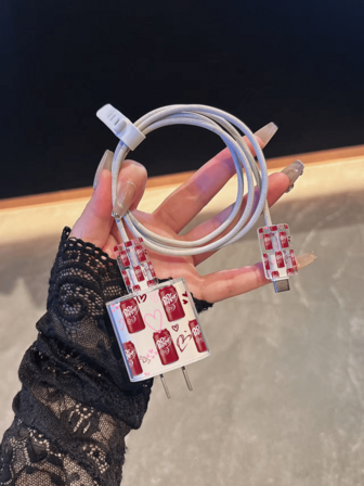 1 st hjärtformat laddningsfodral till läskburk, kompatibel med 20W/30W snabbladdare, reptålig, laddningskabelskyddsfodral, kompatibel med iPhone 20W laddare, minimalistiskt Apple-laddningsskyddsfodral, kompatibel med 20W 15/16 Pro Max laddningskabelskydd, reptålig, bettfri, lämplig för 13/14 Plus, alla hjärtans dag-present till pojkvän/flickvän, julklapp till 17/17 PROMAX/AIR