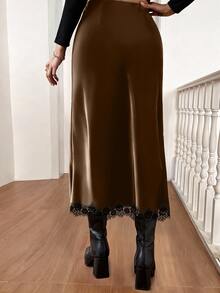 Dila Polly 女士真丝缎面 A 字中长裙，蕾丝拼接，优雅飘逸的丝滑长裙 - 咖啡棕 - 查看 7