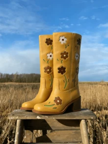 Western Boots For Women Flower Embroidery Mid Calf Boots Square Toe Chunky Block Heel Knee High Boots Low Heel Long Boots For Women Comfortable Casual Cowgirl Western Boots For Women Comfort Country Walking Shoes - 黃色 - 查看 2