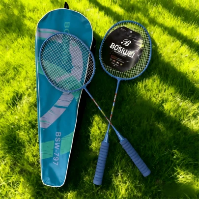 مضرب الريشة، من سبيكة معدنية، خفيف الوزن ومتين، مع مقبض إسفنجي، متعدد الألوان، يأتي مع حقيبة حمل، مناسب للرياضات الخارجية والترفيه، وهدية مثالية للمناسبات