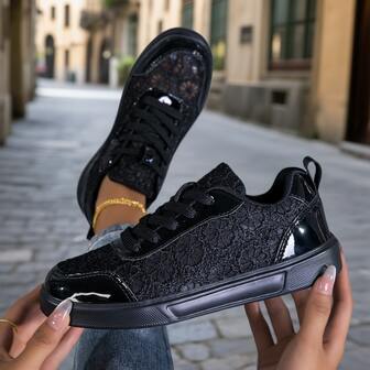 Vita blommiga spetsliknande mesh-sneakers för kvinnor, andningsbara, lätta och bekväma, vardagsskor, eleganta och fräscha, lämpliga för vår-/sommarsemester, present