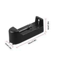 Cargador universal de baterías negro de una sola , compatible con pilas AA/AAA. Cuenta con luces indicadoras LED. Adecuado para uso doméstico, en viajes y en la oficina. - Negro - Ver 3