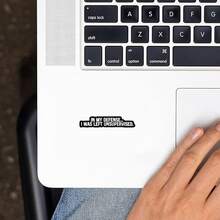 趣味“无人看管”乙烯基贴纸，适用于手机、笔记本电脑、行李箱、头盔、水杯等 - 耐用乙烯基材质 - 彩色 - 查看 4