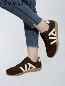 女士新款轻便舒适休闲运动鞋，适合运动和户外活动