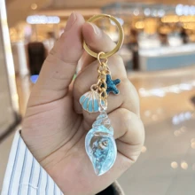 Glow In The Dark Seashell Keychain With Ocean Oil Filled Starfish And Mermaid Tail Charm, Summer Beach Style Keyring Backpack Ornament Car Accessories Bag Charm School Cute Goth Y2k Bag Lanyards With Id Holder Car Accessories Bag Charms