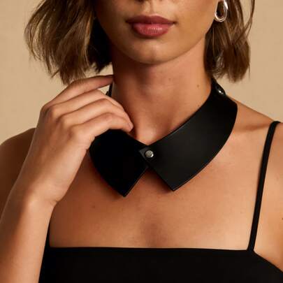 时尚精致的可拆卸PU皮项圈，简约朋克风女士系带围兜式项链，适合日常佩戴，也可作为情人节等节日的礼物。