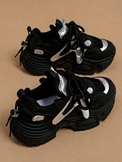 Yeni Platform Kalın Tabanlı Kamalı Spor Ayakkabılar, Kadınlar İçin Rahat Nefes Alabilen File Kalın Spor Ayakkabılar, Deri Patchwork Moda Kişiselleştirilmiş Öğrenci Ayakkabıları, Kadınlar İçin Merlot Tarzı Sokak Fotoğrafçılığı Açık Hava Ayakkabıları, Şık Kadın Spor Ayakkabıları