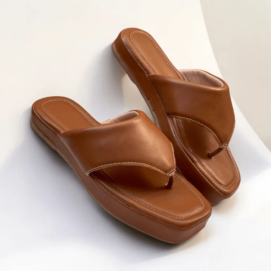 Women's Flip-Flop With Delta Wing Flatform - 咖啡棕 - 查看 1