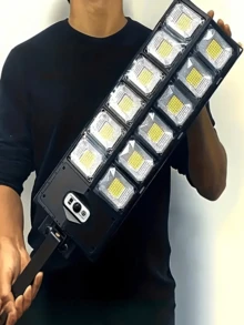 1个太阳能户外壁灯，配备504颗高亮度LED灯珠，3种照明模式，350°广角安防泛光灯，3节1500mAh高容量电池，适用于商业街道、车库、户外花园装饰。 - 黑色 - 查看 2