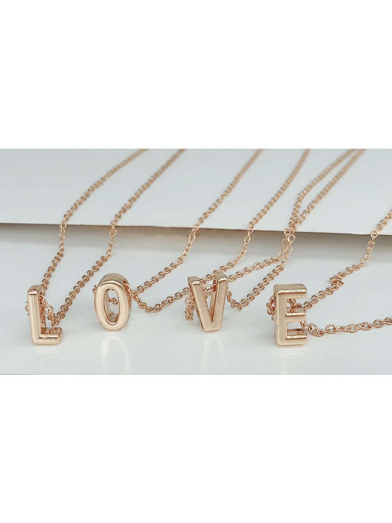 Women's Gold Metal Letter Pendant Necklace, A-Z 26 Letters Initial Necklace, Fashionable Letter Jewelry, Elegant Versatile Gift, Initial Necklace, 26 Letter Clavicle Chain - Multicolor - View 1