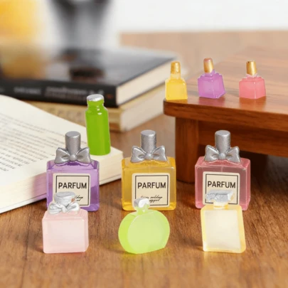 微型景观创意迷你香水、化妆品香水、指甲油、DIY手机壳配件、钥匙扣装饰配件、DIY景观装饰配件、迷你人偶、树脂桌面摆件、娃娃屋装饰、生日礼物、情人节礼物
