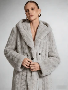 Beige Faux Fur Cable Knit Long Coat, A Fashion - Forward & Warm Hot Outfit Crafted With Premium Fuzzy Material, Boasting A Flowy Longline Silhouette And Classic Cable Knit Pattern, Ideal For Adding Elegant Winter Style By Pairing With Sweaters Or Blouses In  Define Jacket  Sports Jacket  Ski Clothes Women  Zip Up Jackets  Fitted Jacket  Winter Coat For Women  Abrigos De Invierno Para Mujer  Women's Winter Clothing Of Women's Winter Clothing Women's Winter Fashion Women's Winter Promotion Of Women's Winter Clothing Christmas  Ugly Christmas Sweater Women Curve - 杏色 - 查看 2