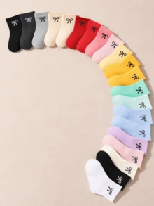 10 đôi tất dài đến bắp chân cho bé, nhiều màu sắc kẹo ngọt khác nhau, có thêu nơ xinh xắn. Thích hợp cho trẻ em và hoàn hảo cho cả bé trai và bé gái. Tất mềm mại, thoải mái và thoáng khí, là món quà lý tưởng cho bé trai và bé gái vào mùa xuân, hè, thu và đông. - Nhiều màu - Xem 3