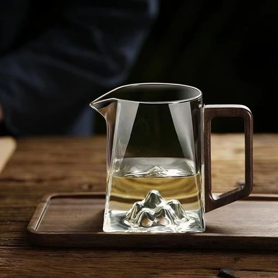 350ml/12oz 1pc Glass Coffee/Tea Pot With Wooden Handle, V-Shaped Spout, Durable Heat-Resistant Design, Suitable For Home And Cafe Use